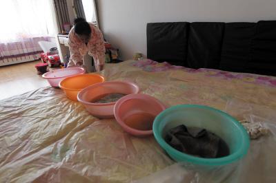 瑞昌楼上漏水，住户失联，小区没物管，业主维权难！律师来支招……